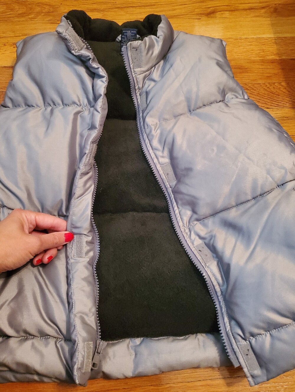GAP Vintage Silver Puffer Vest - Women's Medium - Picture 6 of 9